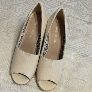 TOMS Women's Beige Peep Toe Espadrilles Wedge